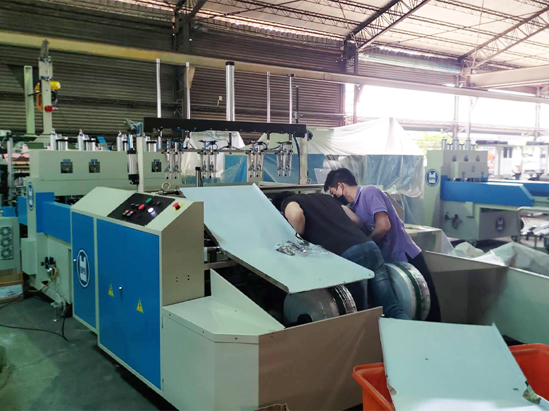 DIPO Plastic Machine Co., Ltd.Continuer la R&D pour une machine de fabrication de sacs en plastique automatique et ECO